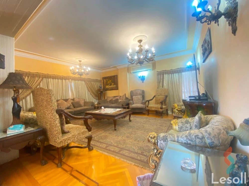 شقة للبيع فى المهندسين 158م قرب شارع شهاب الرئيسى ( تشطيب كلاسيكى رائع ) .  - صورة 2