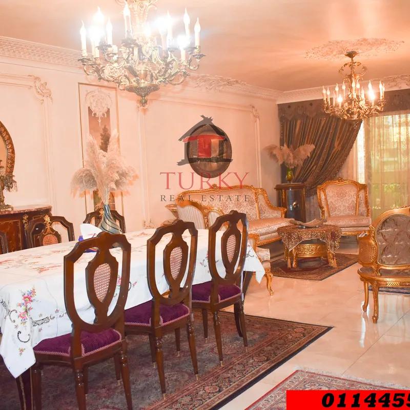 شقة للبيع بمساحة 200 متر و 3 غرف في  الاسكندرية