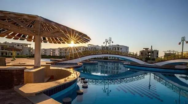 صورة مقالة: تجربة سكنية فاخرة  في قرية جولدن بيتش 2 على شاطئ البحر