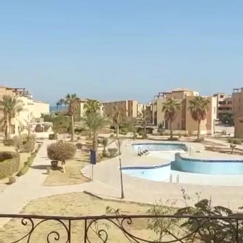 شاليه للبيع بقرية بيلا فيستا السخنة 54م بالفرش والتكييف