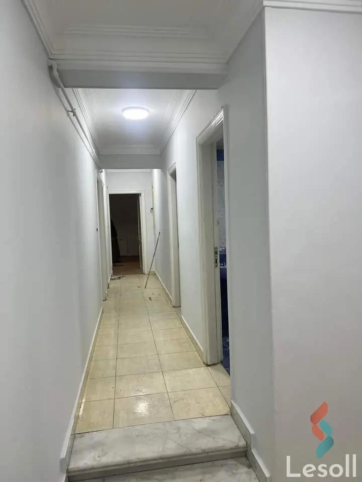 شقة للايجار شقة 230م تصلح للسكن او الشركات بشارع احمد الزمر الرئيسي