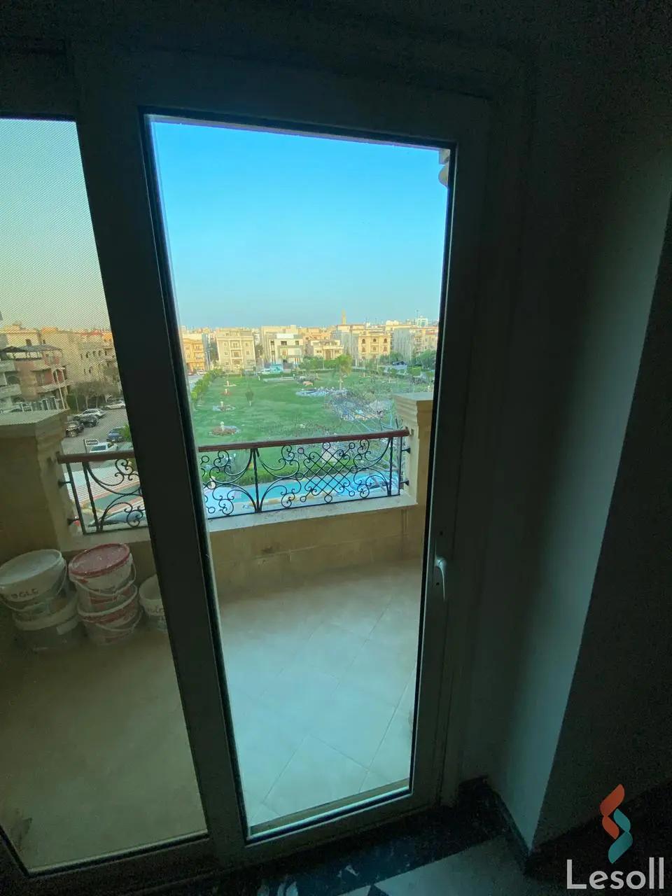  شقة ٢٥٠ متر للايجار في جنوب الأكاديمية ٣غرف و٢ حمام في القاهرة 