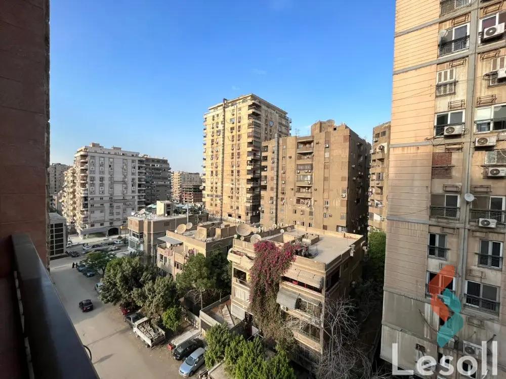 شقة للبيع في  مدينة نصر المربع الذهبي مطلة على شارع عباس العقاد