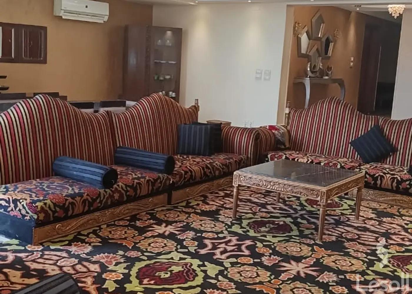 شقة مفروشة للايجار بموقع متميز في مدينة نصر شارع احمد فخري الرئيسي