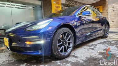 تسلا موديل 3 اوتوماتك مستعملة أزرق موديل 2019