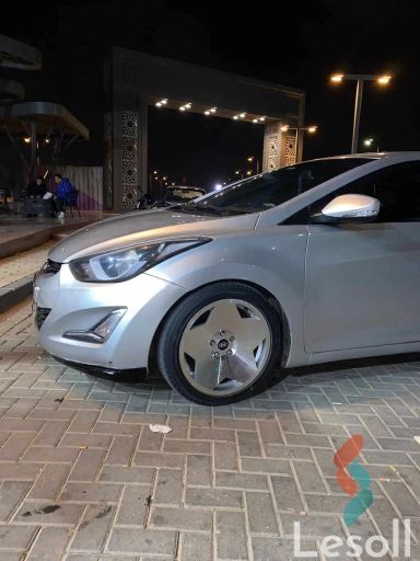 هيونداي إلنترا اوتوماتك مستعملة فضي موديل 2016