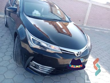 تويوتا كورولا اوتوماتك مستعملة أسود موديل 2017