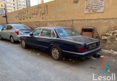 جاكوار إكس جاي اوتوماتك مستعملة أزرق موديل 1994