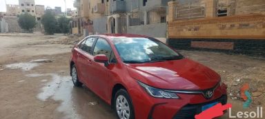 تويوتا كورولا اوتوماتك مستعملة أحمر موديل 2022