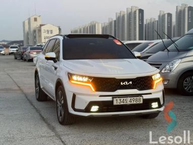 كيا سورينتو اوتوماتك مستعملة أبيض موديل 2023