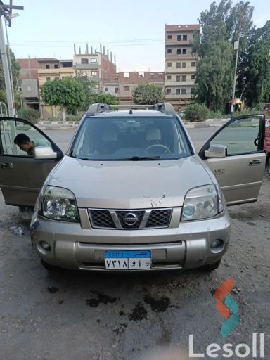 نيسان إكس-تريل اوتوماتك مستعملة فضي موديل 2007