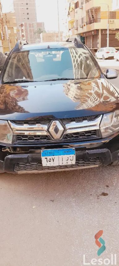 رينو دستر مانيوال مستعملة أسود موديل 2015