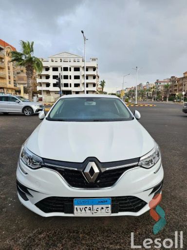 رينو ميجان اوتوماتك مستعملة أبيض موديل 2022