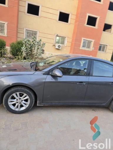 شيفروليه كروز اوتوماتك مستعملة رمادي داكن موديل 2015