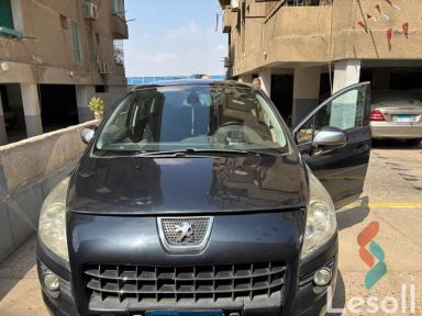 بيجو 3008 اوتوماتك مستعملة أزرق موديل 2014