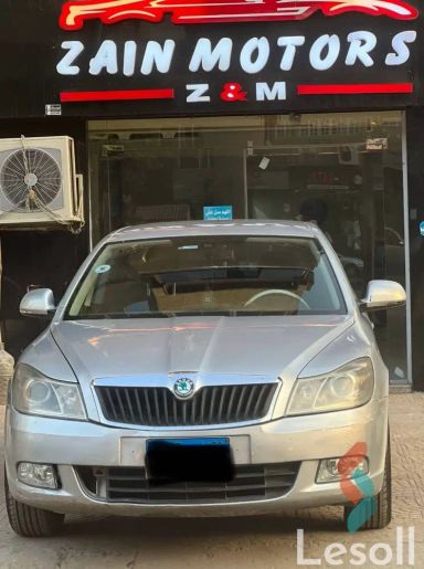 سكودا أوكتافيا اوتوماتك مستعملة فضي موديل 2012