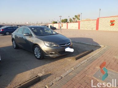 أوبل أسترا اوتوماتك مستعملة رمادي داكن موديل 2017