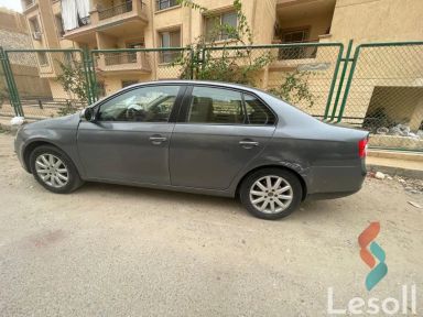 فولكس واجن جيتا اوتوماتك مستعملة رمادي داكن موديل 2011