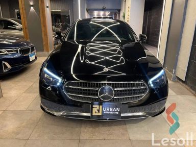 مرسيدس بنز اي ٢٠٠ اوتوماتك مستعملة أسود موديل 2021