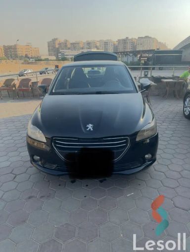 بيجو 301 اوتوماتك مستعملة أسود موديل 2014