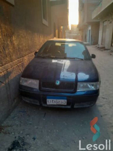 سكودا أوكتافيا مانيوال مستعملة كحلي موديل 2004