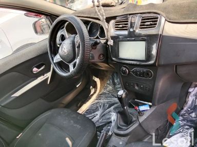 رينو لوجان اوتوماتك مستعملة أبيض موديل 2020