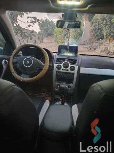 رينو ميجان اوتوماتك مستعملة رمادي داكن موديل 2006