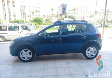 رينو سانديرو اوتوماتك مستعملة كحلي موديل 2016