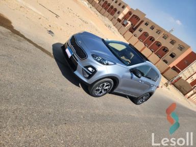 كيا سبورتاج اوتوماتك مستعملة فضي موديل 2021