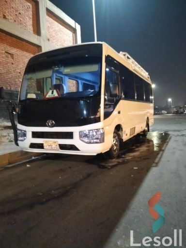 تويوتا هيلوكس مانيوال جديدة أبيض موديل 2024