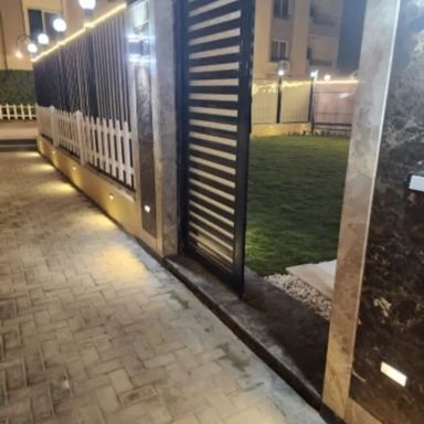 شقة بحديقة للبيع بمساحة 171 متر و 3 غرف في الجيزة الجيزة