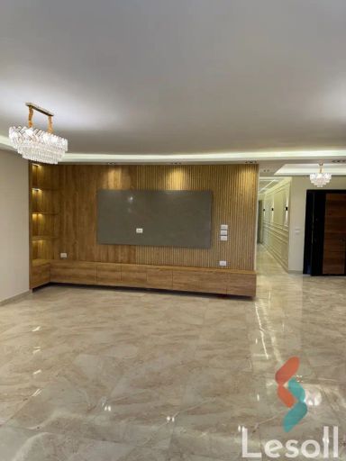 شقة للبيع بمساحة 230 متر و 3 غرف في العجوزة الجيزة