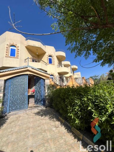 فيلا للبيع بمساحة 700 متر و 4 غرف في  العبور القليوبية