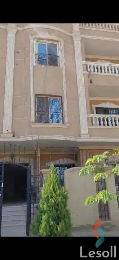 دوبلكس للبيع بمساحة 300 متر و 4 غرف في مدينة الشروق القاهرة