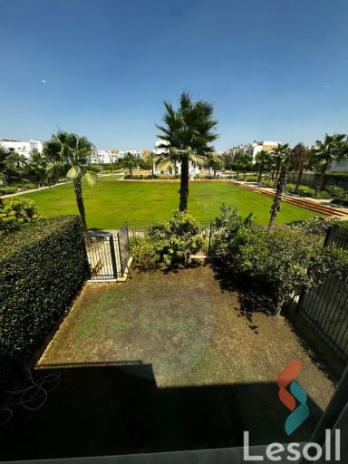 تاون هاوس للايجار الشهري بمساحة 440 متر و 4 غرف في الشيخ زايد الجيزة