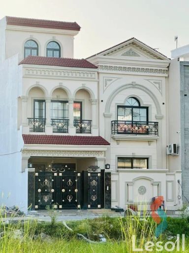 فيلا للبيع بمساحة 570 متر و 8 غرف في  الشيخ زايد الجيزة