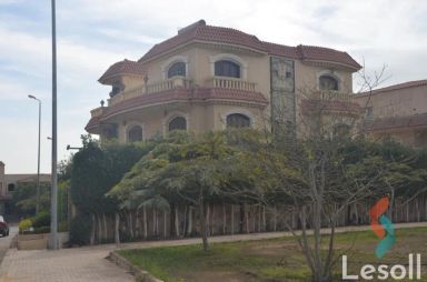 فيلا للبيع بمساحة 675 متر و 8 غرف في  الشيخ زايد الجيزة