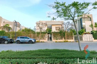 فيلا للبيع بمساحة 712 متر و 5 غرف في  الشيخ زايد الجيزة