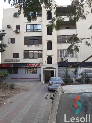 محل للبيع بمساحة 100 متر في الجيزة 