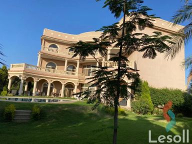 فيلا للبيع بمساحة 310 متر و  في  العبور القليوبية