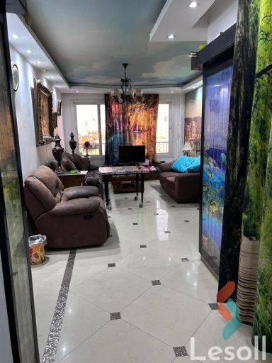 شقة للبيع بمساحة 300 متر و 5 غرف في  6 اكتوبر الجيزة