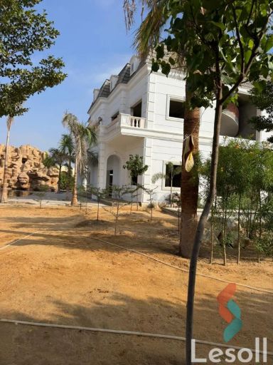 فيلا للبيع بمساحة 26,000 متر و 5 غرف في  6 اكتوبر الجيزة