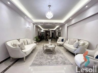 شقة للبيع بمساحة 200 متر و 3 غرف في  لوران الاسكندرية