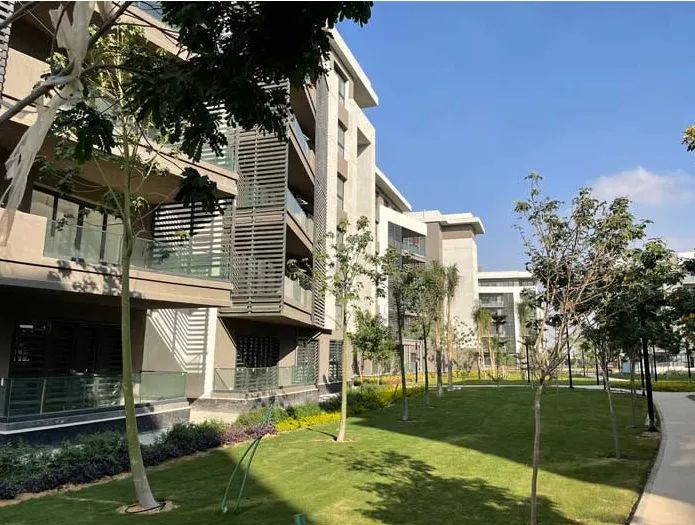 قرارات حاسمة من وزير الإسكان لإنهاء إجراءات تقنين الأراضي في مدينتي الشروق والعبور