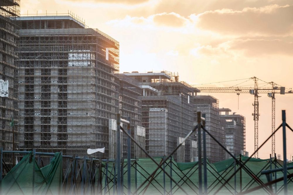 لماذا تواصل أسعار العقارات في مصر الارتفاع رغم استقرار الجنيه وتراجع الفائدة؟