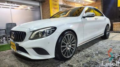 Mercedes-Benz 200 c automatic used white model 2019