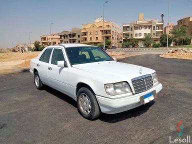 Mercedes-Benz e 200 manual used white model 1986