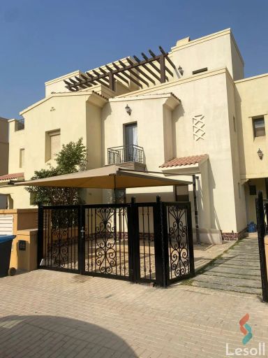 Townhouse for sale with an area of 281 meters and 5 rooms in 5th Settlement Cairo 