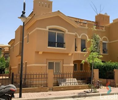 Townhouse for sale with an area of 630 meters and 4 rooms in 5th Settlement Cairo 