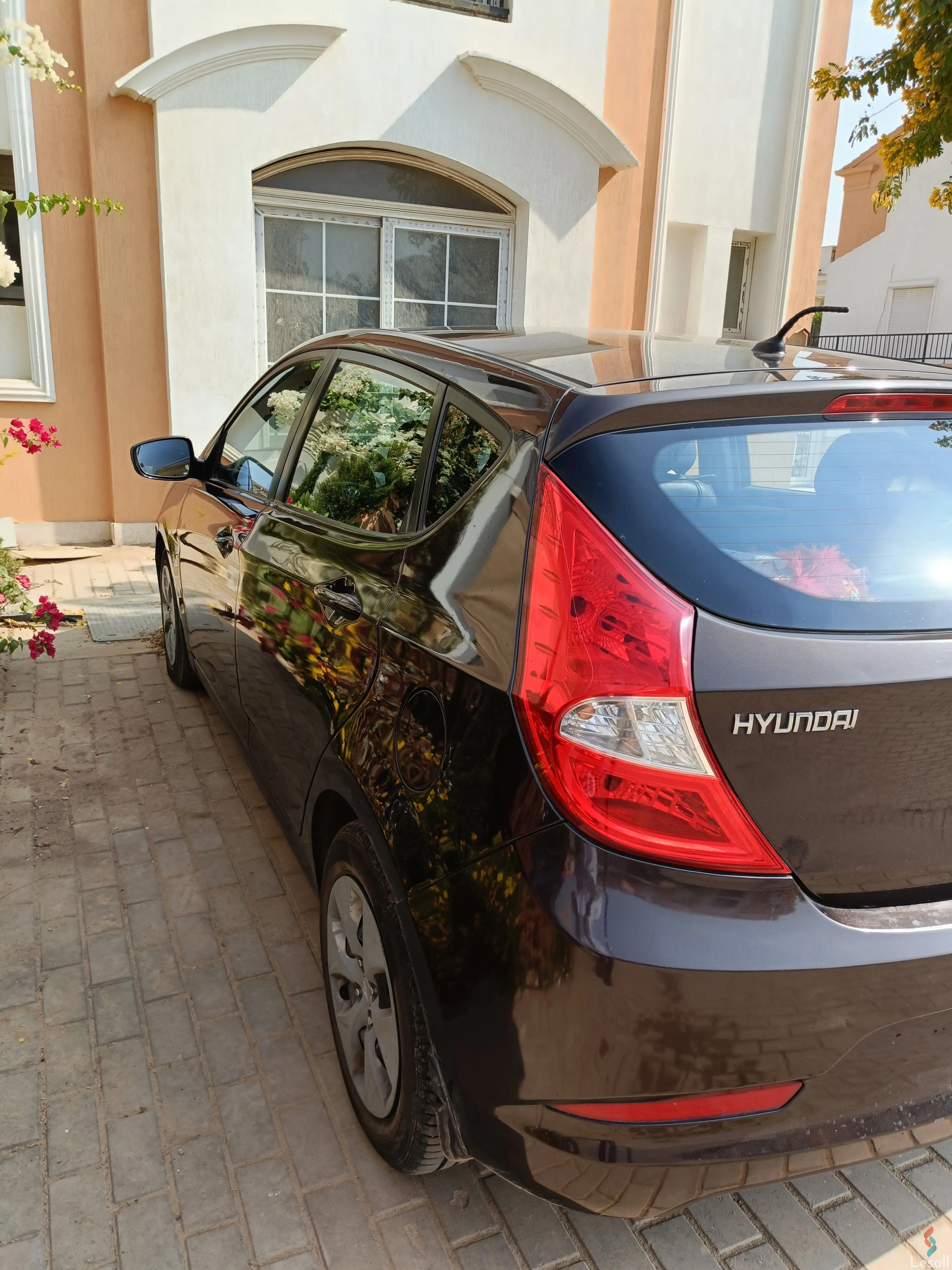 هيونداي أكسنت اوتوماتك مستعملة بني موديل 2016 - كل الصور